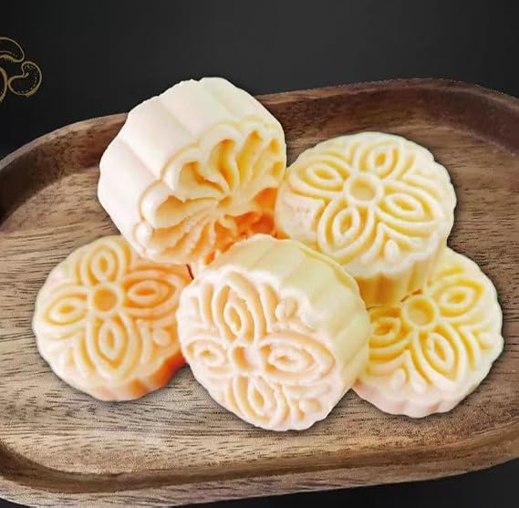 Milk mooncake,Fruit cake,Mid-Autumn Festival moon cake,gummies,dim sum,Instant biscuits,healthy snacks,delicious Chinese snacks,Sweets Gifts (Yellow peach flavor,24 pcs)