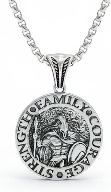 Erkek, Cesaret, Güç, Aile (Courage, Strength, Family) Figürlü K-107 Paslanmaz Kromix Çelik Gümüş Kaplama Kolye Madalyon