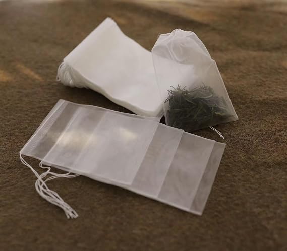100 Pcs Disposable Tea Filter Bags for Loose Tea, Herbs, Spices, Empty Mesh Small Bags with Drawstring Seal, Infuser Strainer Bags, Bath Tea Bags (3.15x4.72in)