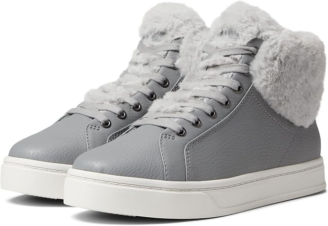 Koolaburra by UGG Women's Sundell Fuzz Chukka