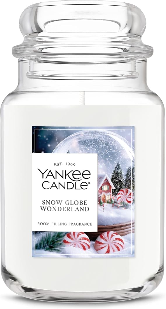 Yankee Candle Snow Globe Wonderland, Christmas Scented Candle, 22oz Large Jar with up to 150 Hour Burn Time, Giftable, Holidays