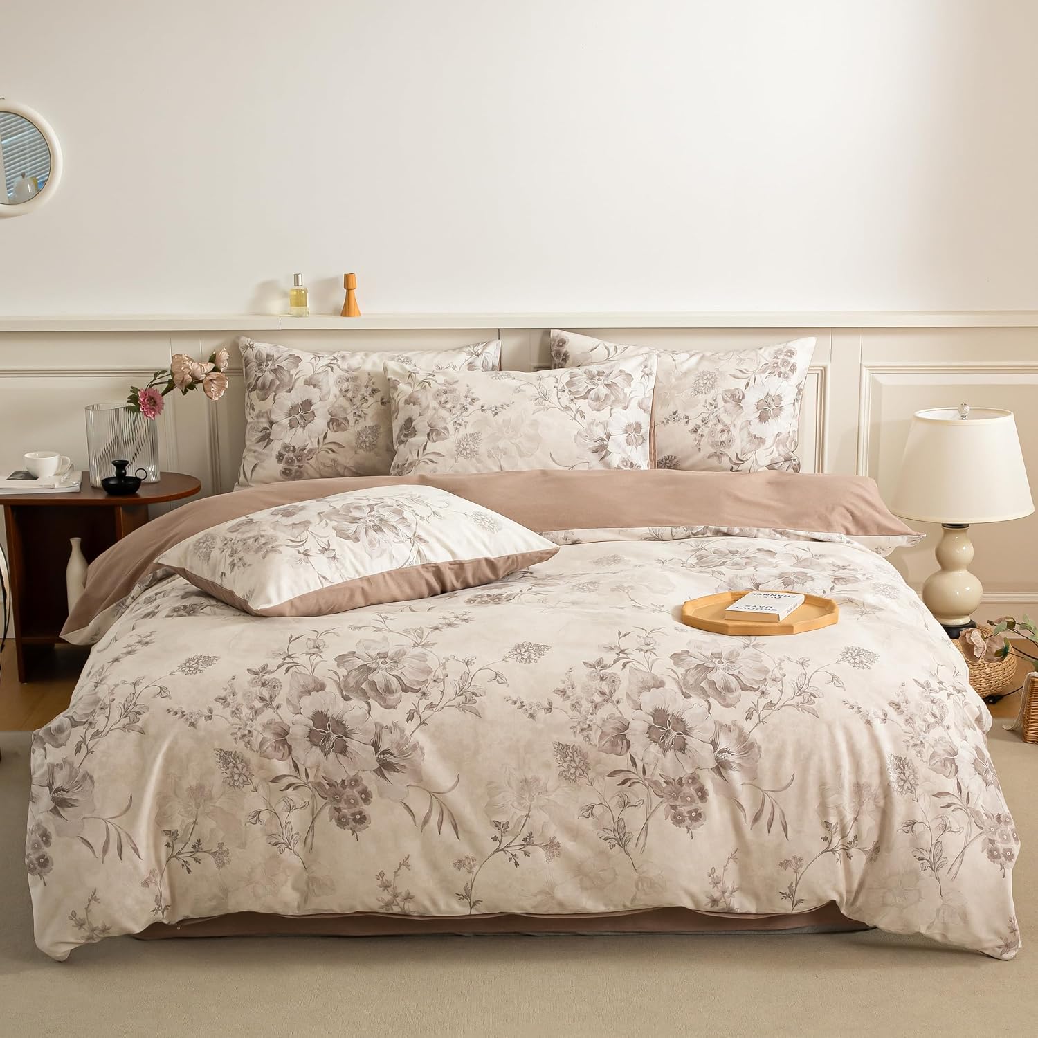 BISELINA 100% Cotton Reversible Brushed Floral 3-Piece Duvet Cover Set - Soft & Cozy, Large Flower Print, Seasons, 1 Comforter Cover and 2 Pillow Shams, Coffee and White, King