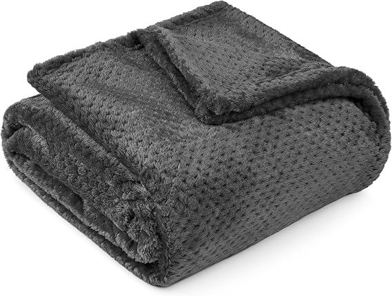 PAVILIA Dark Gray Fleece Throw Blanket for Couch Sofa Bed, Soft Fuzzy Waffle Jacquard Microfiber, Warm Lightweight Fade-Resistant Decorative All Season Throw, 60x80 Twin