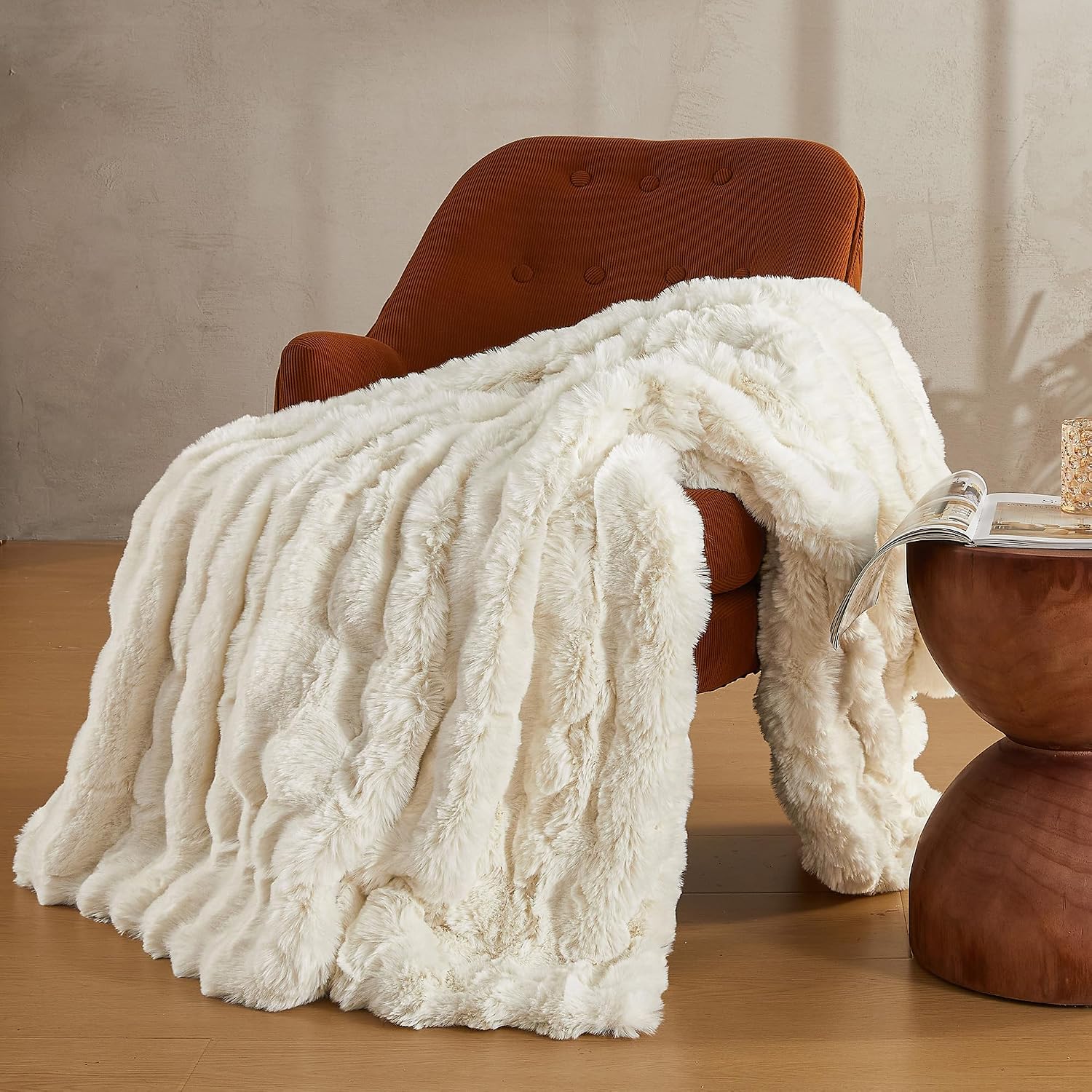 JELLYMONI Faux Fur Throw Blanket, White Fuzzy Cozy Plush Bubble Bed Blanket, Thick and Warm 50 X 60