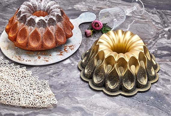 Nilüfer Döküm Kek Kalıbı 26 Cm