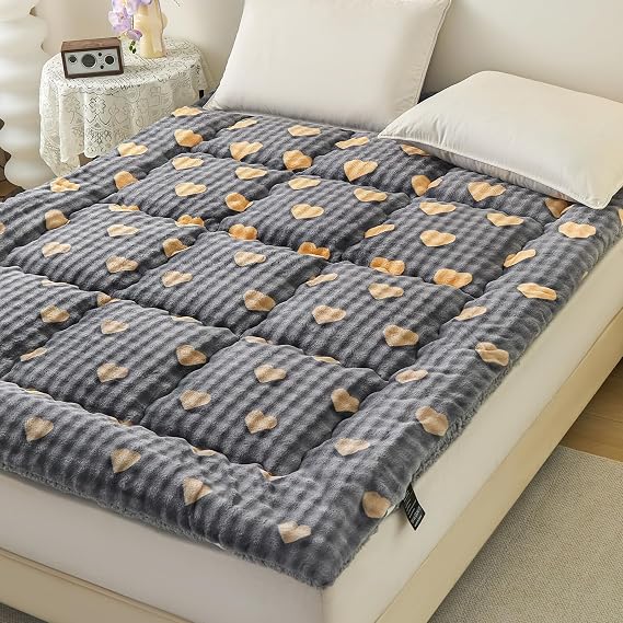 Queen Size Mattress Pad,Padded Mattress Cover Elastic Fitted Mattress Topper (Gray Heart, King)